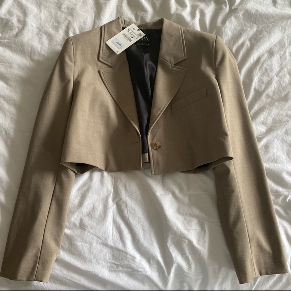 Zara Jackets & Blazers - Zara cropped blazer